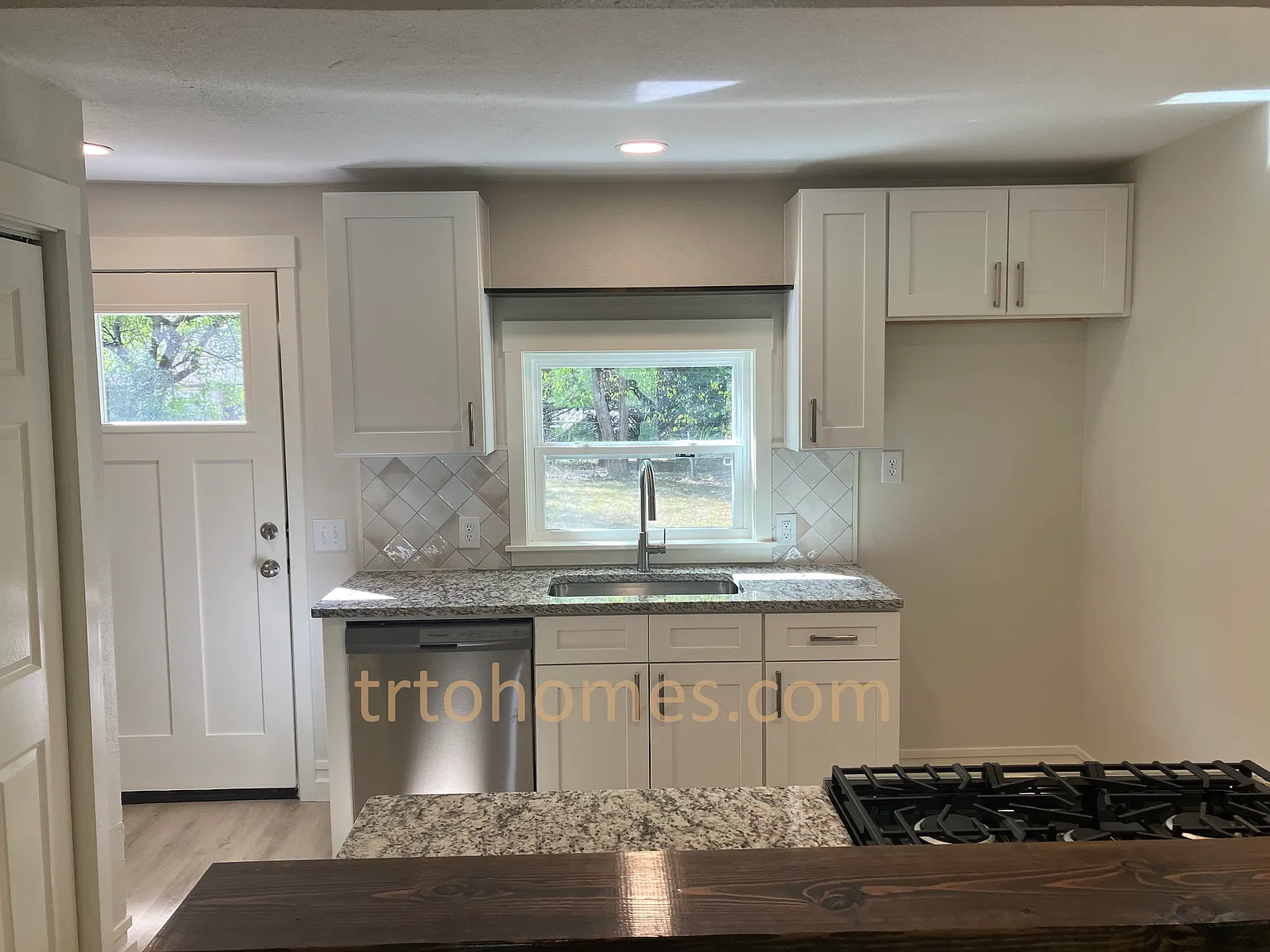 2 bed, 909 sqft, $1,200 — Photo 4