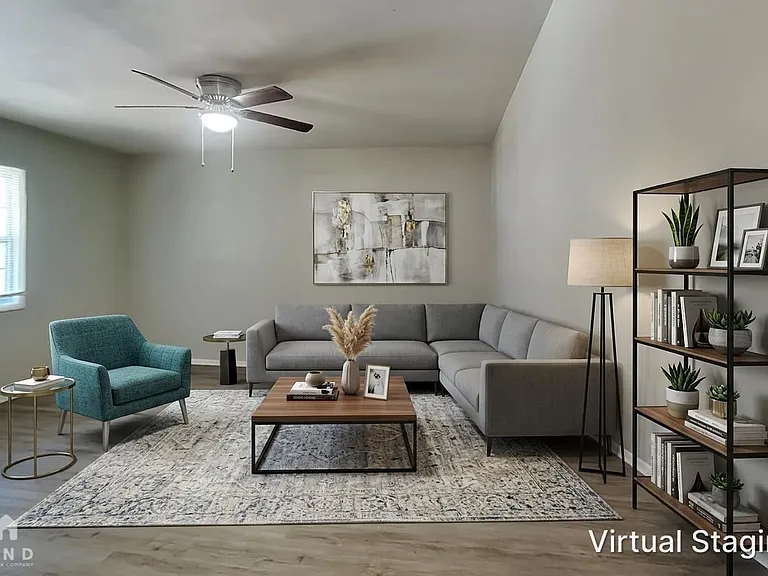 4484 Bonnie Glen Ct — Photo 2