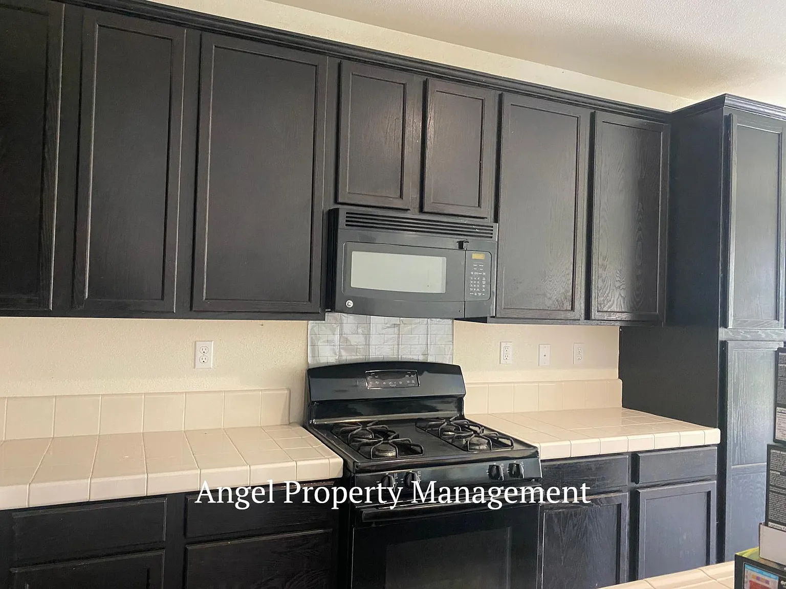 4 bed, 3.5 bath, 2168 sqft, $3,025 — Photo 1