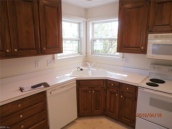 3rd image of 961 Brick Kiln Blvd