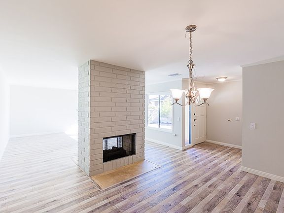 2nd image of 2220 Crespi Ln