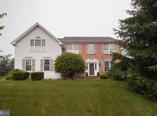 100 Cherry Grove Ln, Downingtown, PA 19335