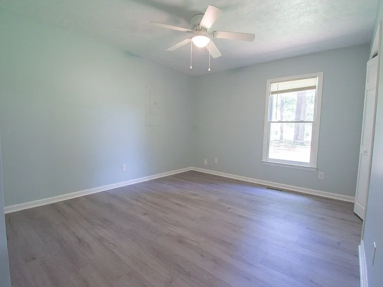 1316 Middle Rd — Photo 15