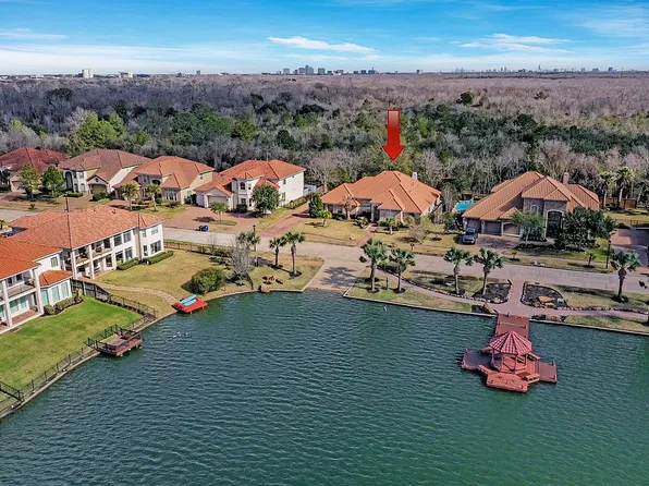 18611 Windsor Lakes Dr, Houston, TX 77094