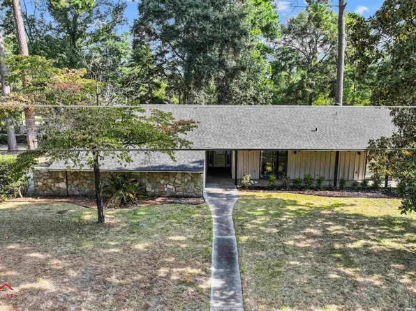 608 Beverly Pl, Center, TX 75935