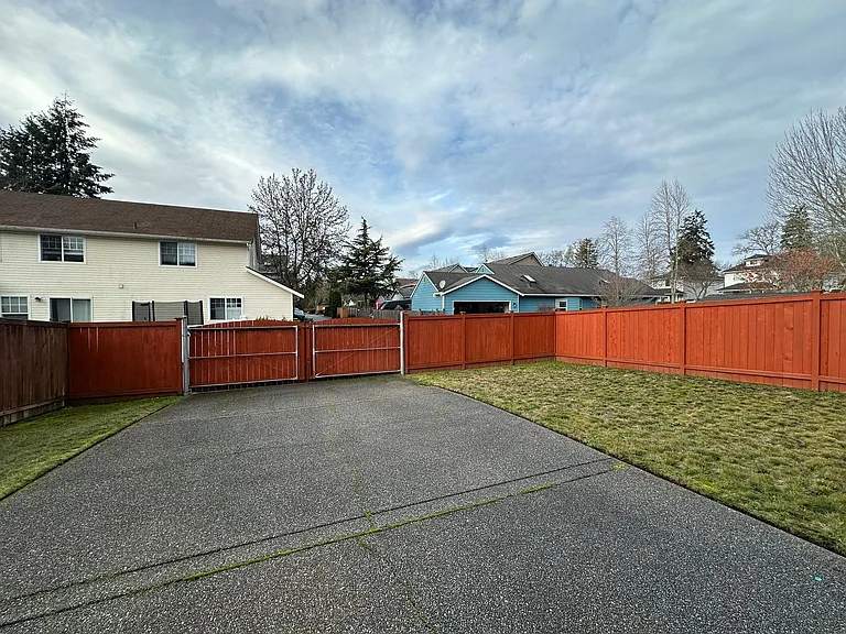 2061 Palisade Blvd — Photo 14