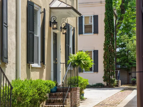 7 West St APT B, Charleston, SC 29401