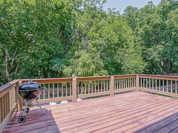 3rd image of 1316 Wellington Way