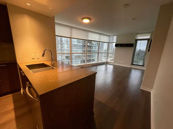 2975 Atlantic Ave, Coquitlam, BC V3B 0C5