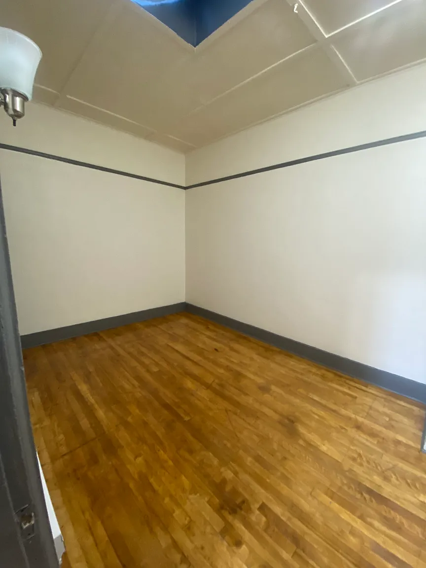 217 1/2 W Main St #4 photo 1