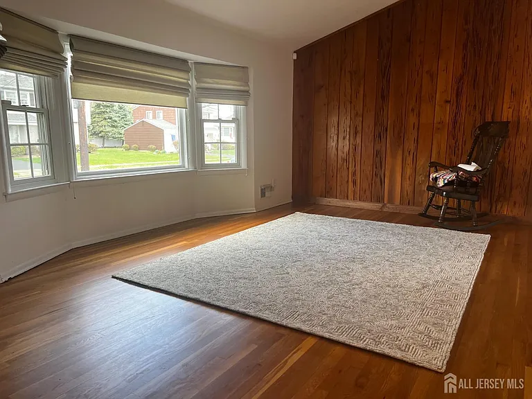 43 Lydia Ln — Photo 3