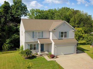 270 Sweet Briar Rdg, Linden, MI 48451