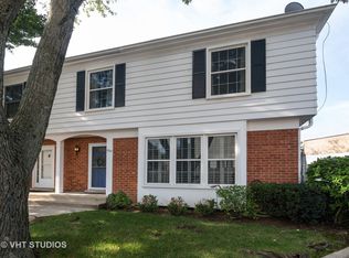 1727 Colonial Ln, Northfield, IL 60093