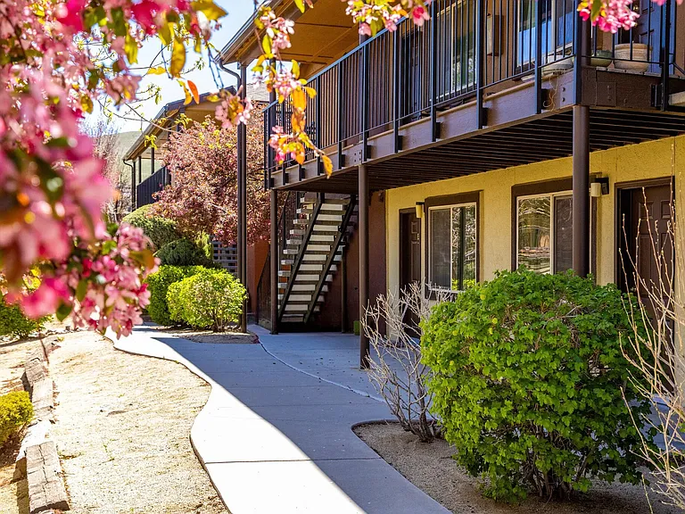 Sierra Sage Apartments — Photo 14