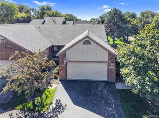 46910 Country Ln #12, Macomb, MI 48044