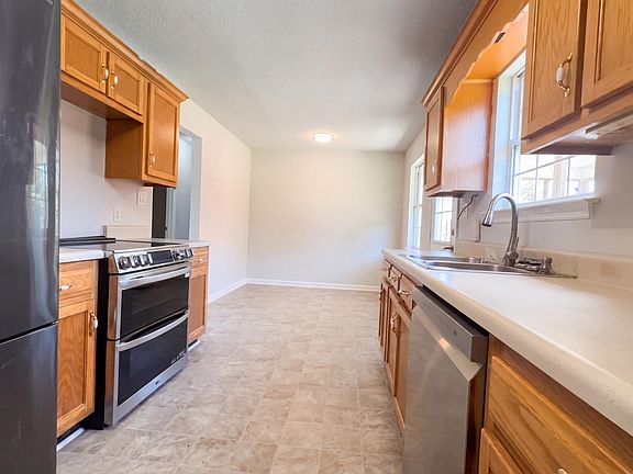 2nd image of 165 Pinewood Dr