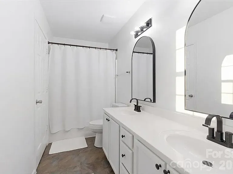 6475 Saint Bernard Way — Photo 10