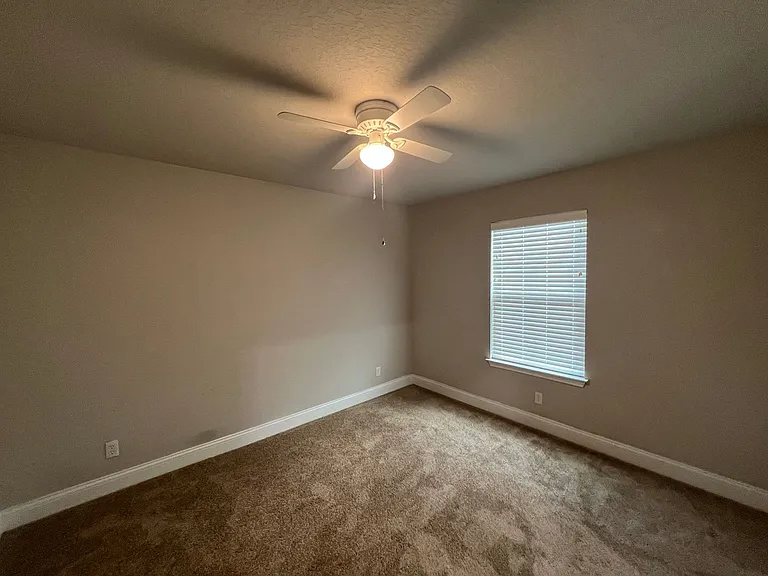 7417 Savannah Brks — Photo 28