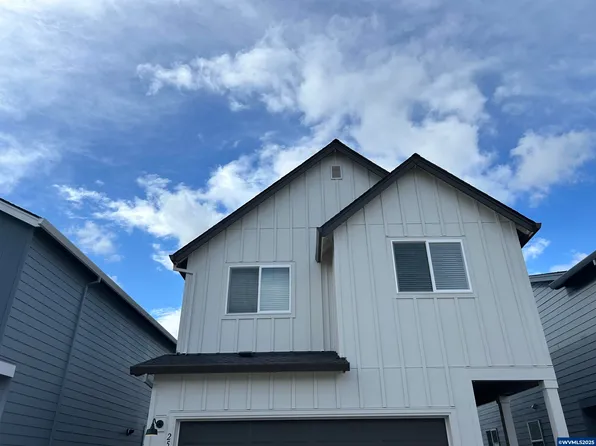2529 Sawtelle Dr, Woodburn, OR 97071