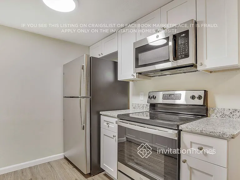 4033 Castlegate Dr — Photo 7