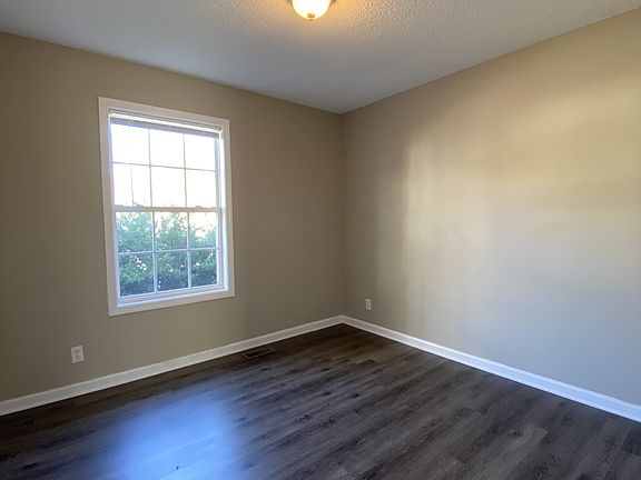 3rd image of 428 Terrier Way