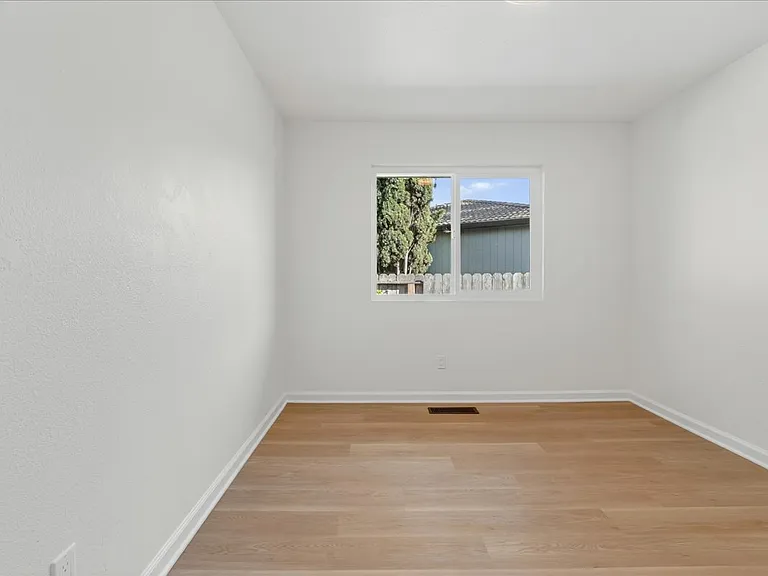 521 Spring Dr #A — Photo 14
