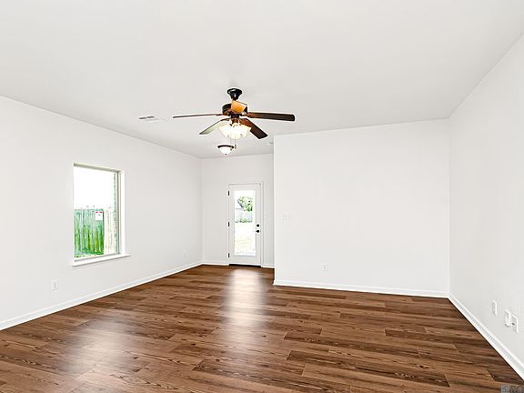 4th image of 13876 Avocado Dr