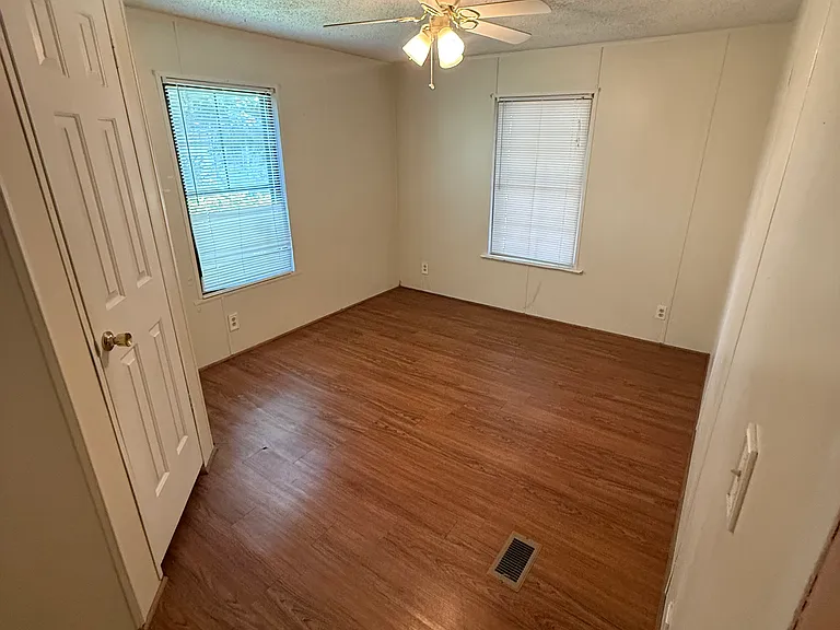 2017 Lee Road 137 — Photo 9