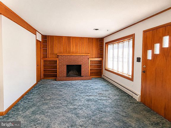 3rd image of 7905 Hilltop Ave