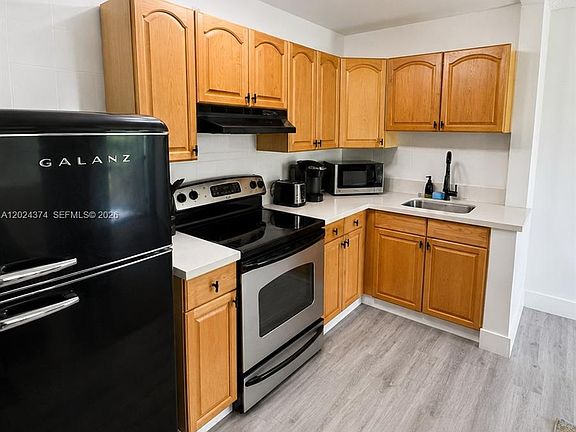 5th image of 3210 Canal Dr APT 6