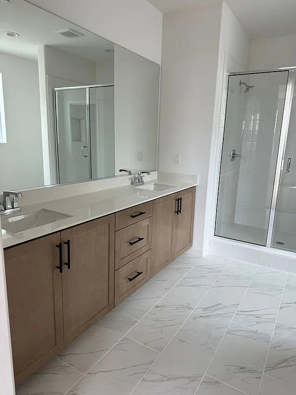 3 bed, 3.5 bath, 1867 sqft, $3,600 — Photo 3