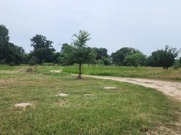 5353 Old Colony Line Rd, Lockhart, TX 78644