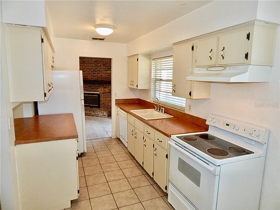 2nd image of 11203 Fireside Dr