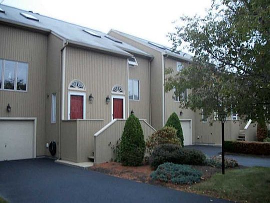 1st image of 7 Tamarac Dr #B