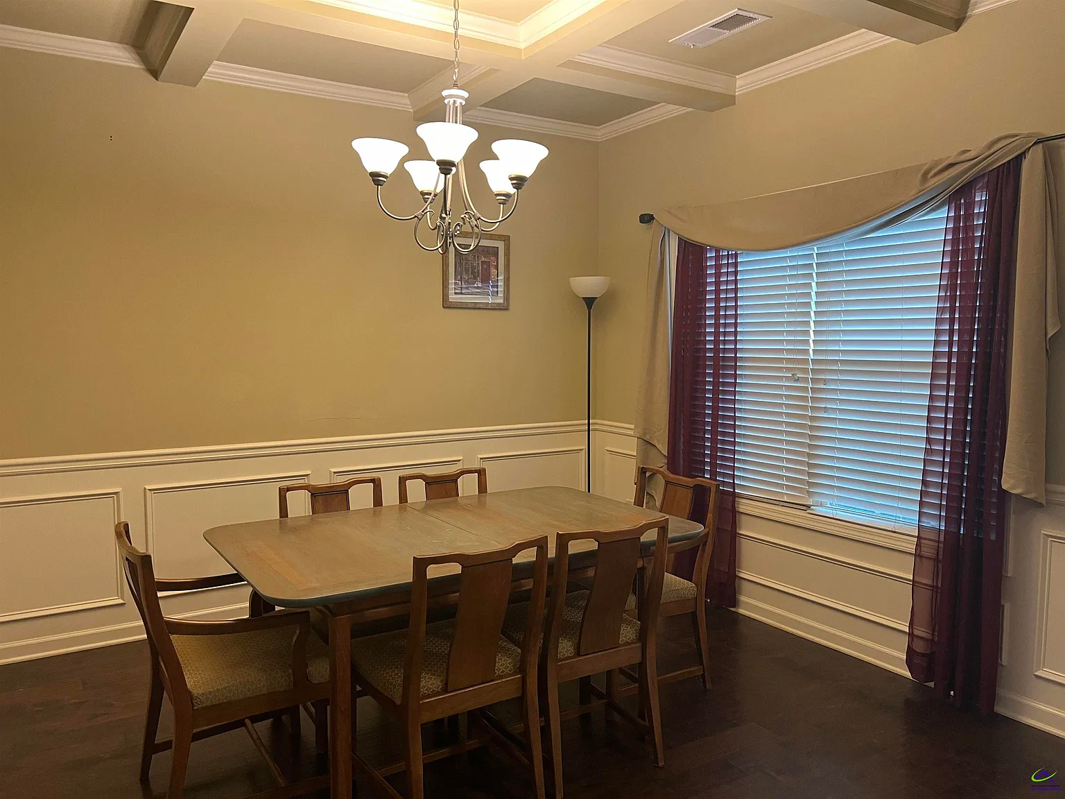 4 bed, 2.5 bath, 2383 sqft, $2,350 — Photo 3