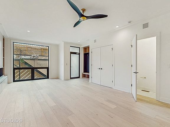 3rd image of 642 W Webster Ave #1
