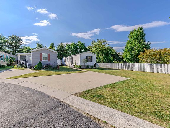 3rd image of 719 Lilly Pond Dr
