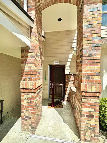 1000 NE 63rd Way #2104 Photo 1