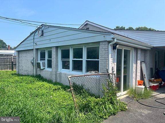4th image of 325 Martin Dr