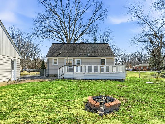 2nd image of 428 Maxwell Rd