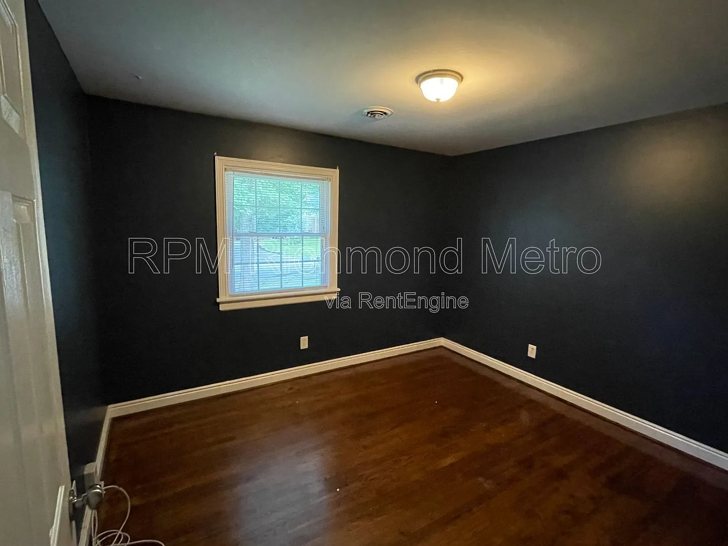 3 bed, 2.0 bath, 1482 sqft, $2,100 — Photo 3