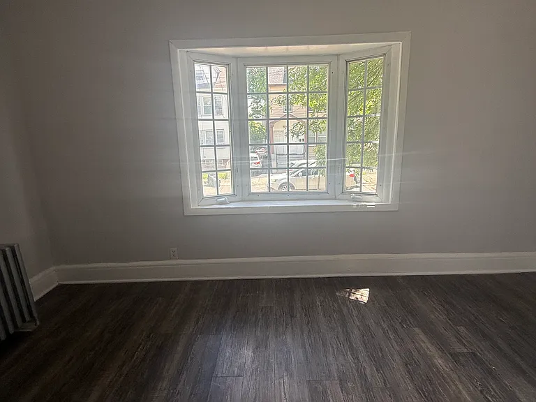 381 Leslie St #1B — Photo 6