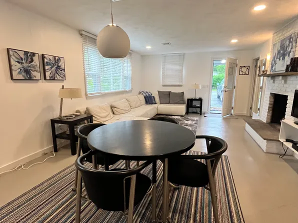 101 Briarwood Ave, Middletown, RI