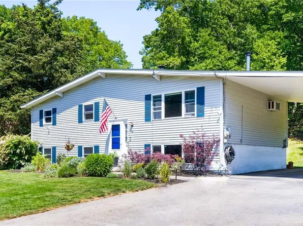 58 Carriage Hill Drive, East Lyme, CT 06357