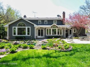 24W276 Pin Oak Ln, Naperville, IL 60540