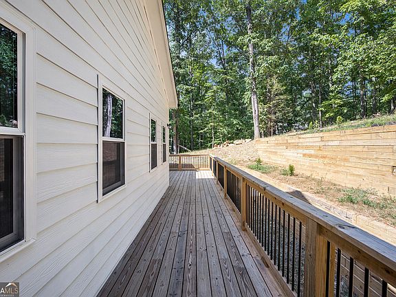 3rd image of 3220 Sweetbriar Dr