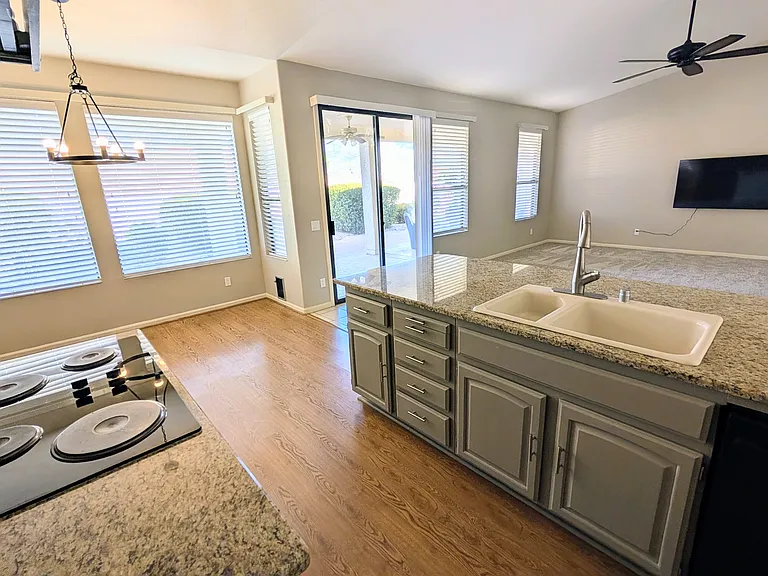 37985 S Eagle Dr — Photo 11