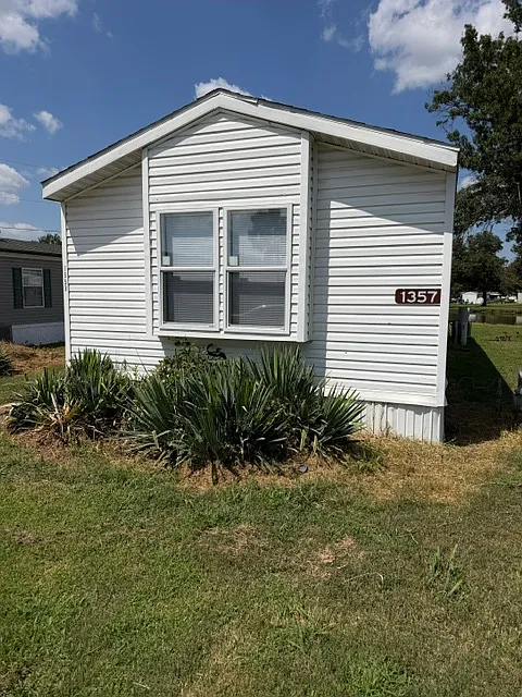 3 bed, 1216 sqft, $1,200 — Photo 2