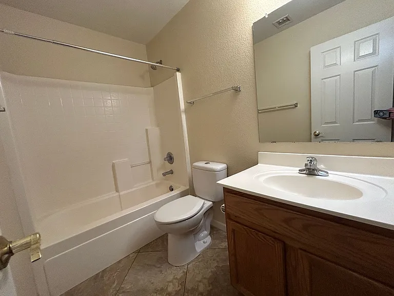 11418 W Cambridge Ave — Photo 13