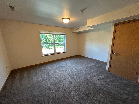 5th image of 923 Harlocke St APT 5